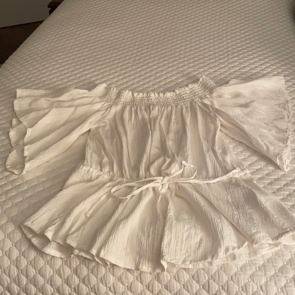 Cute off the shoulder (or on) white top